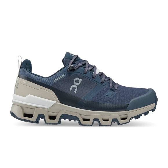 On Running Shoes - Oncloud Cloudwander Waterproof Women’s size 6.5